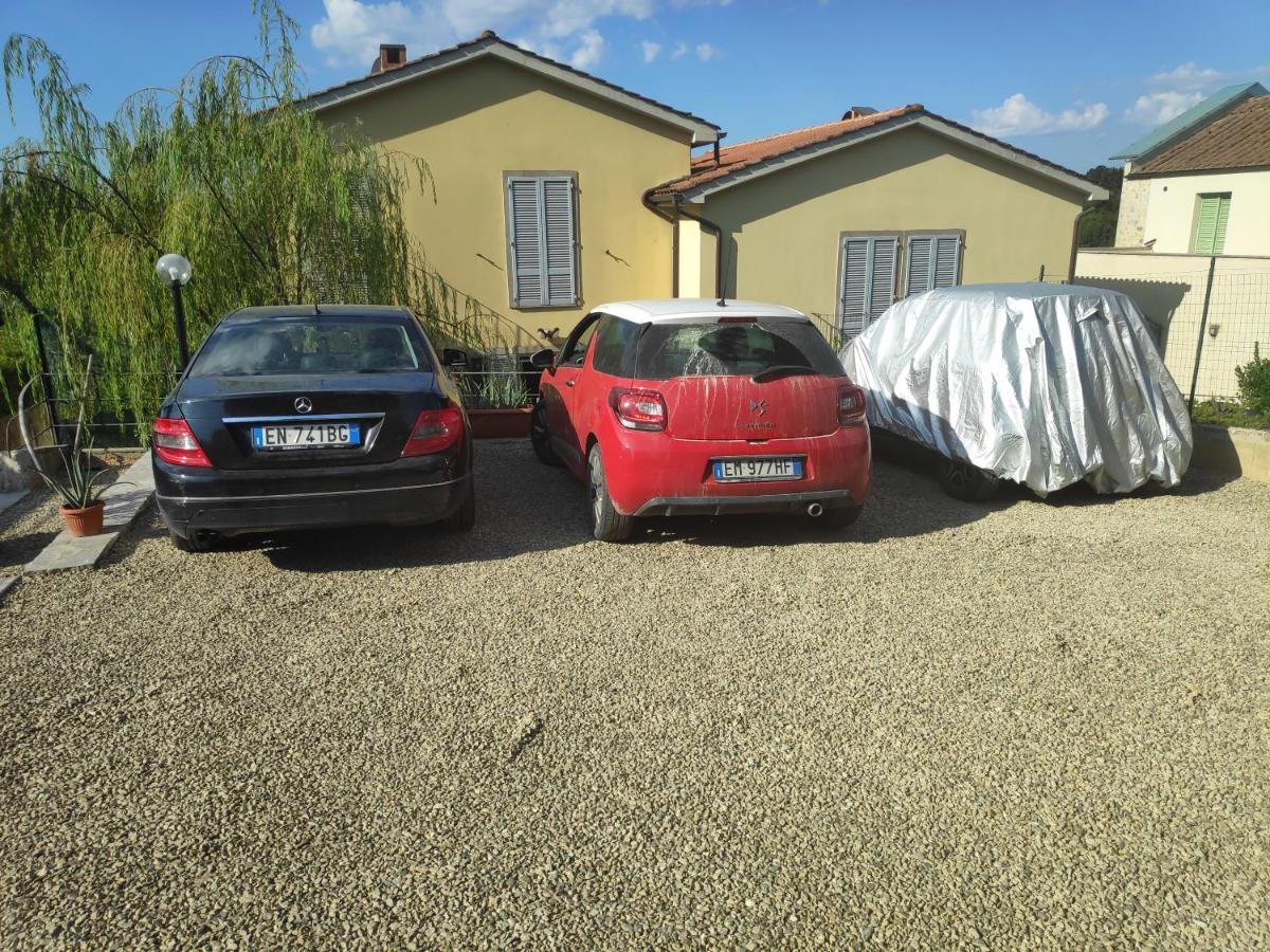 La Dolce Vita Studio With Free Private Parking Siena Exterior photo