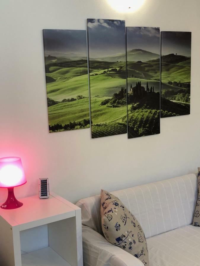 La Dolce Vita Studio With Free Private Parking Siena Exterior photo